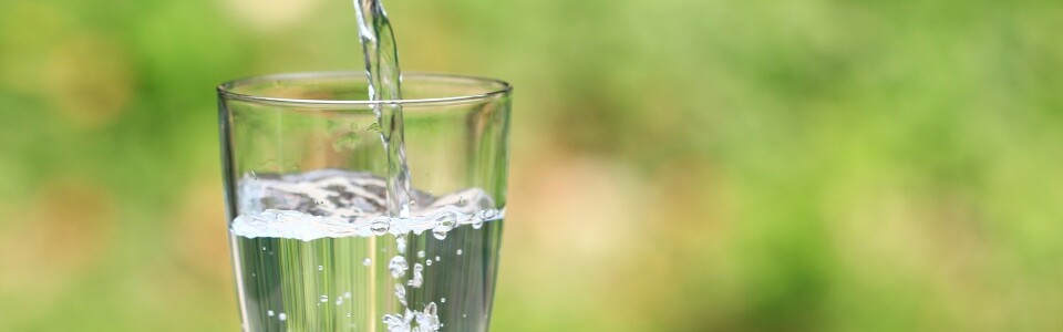 ¿Conoces los beneficios del agua alcalina